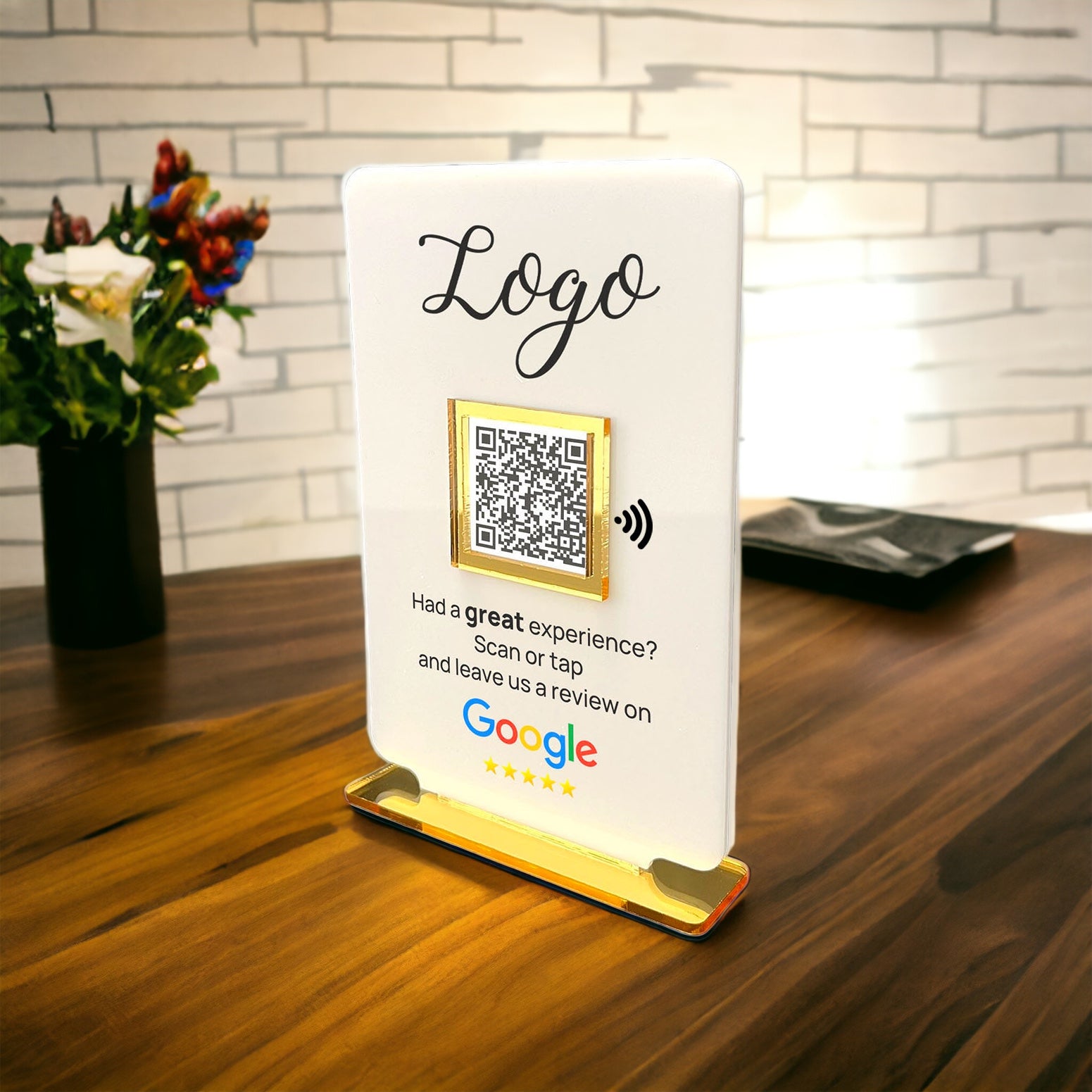 Smart-Tap, Google Review Table Talker T-Shape Small με το λογότυπό σας. Άσπρο με χρυσά διακοσμητικά