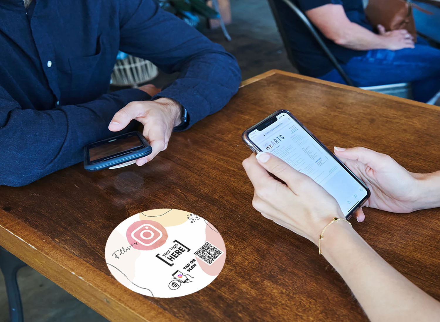 Smart-Tap, Instagram sticker με NFC/QR Code με το λογότυπο σας. Σχέδιο 2.
