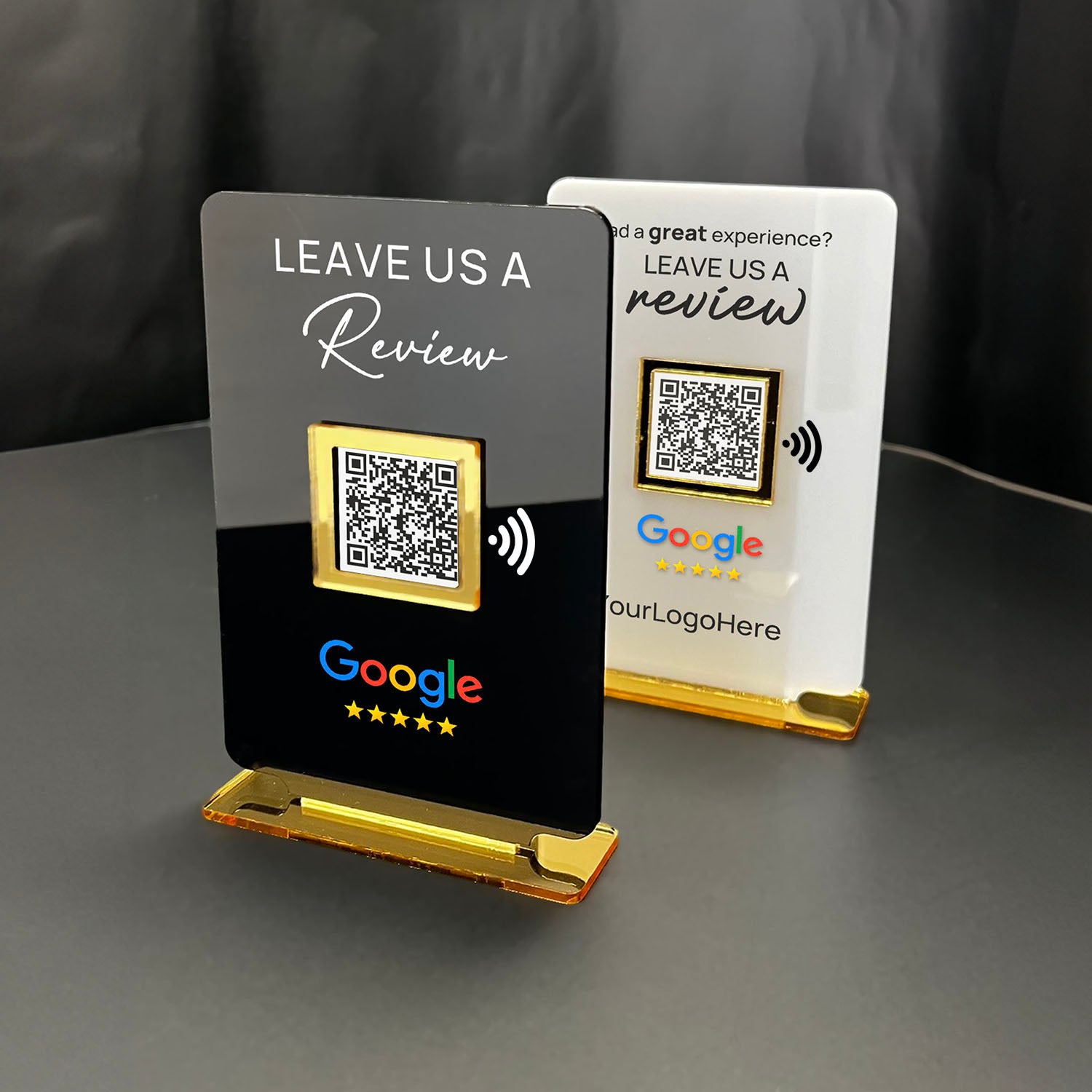 Smart-Tap, Google Review Table Talker T-Shape Small με το λογότυπό σας. Μαύρο και άσπρο με χρυσά διακοσμητικά